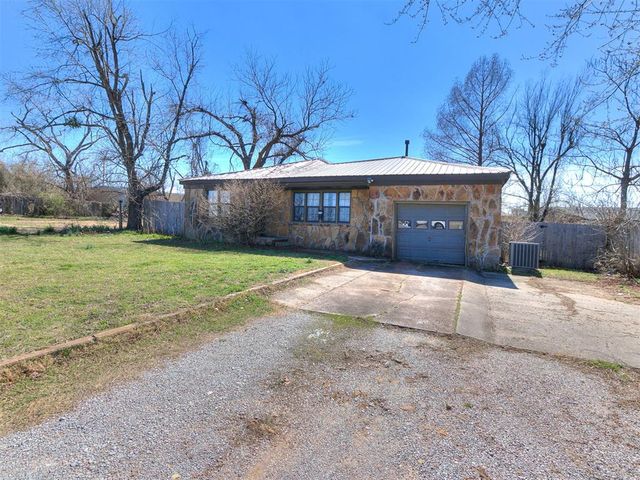 545 W Poplar Street, Shawnee, OK 74801