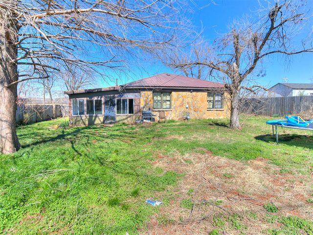 545 W Poplar Street, Shawnee, OK 74801