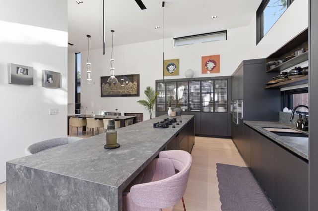 947 Colonial, Palo Alto, CA 94303