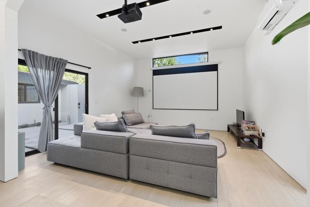 947 Colonial, Palo Alto, CA 94303