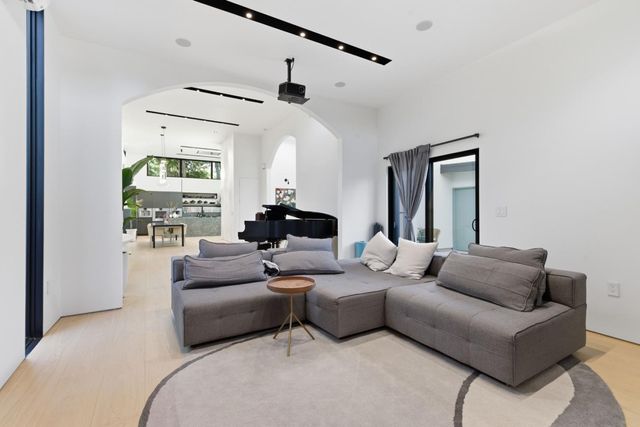 947 Colonial, Palo Alto, CA 94303