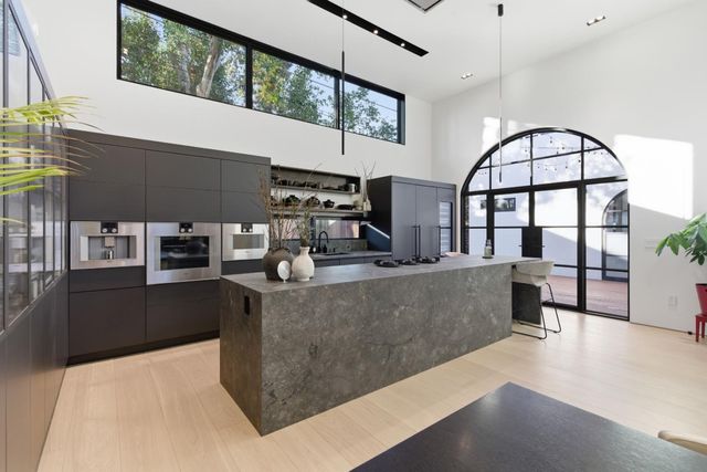 947 Colonial, Palo Alto, CA 94303