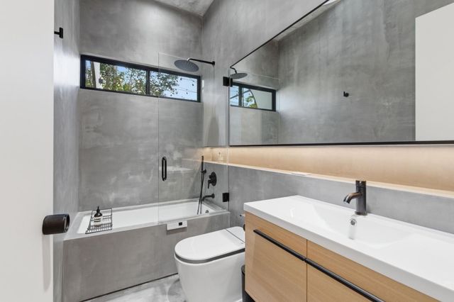 947 Colonial, Palo Alto, CA 94303