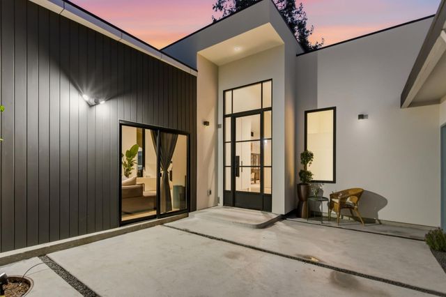 947 Colonial, Palo Alto, CA 94303