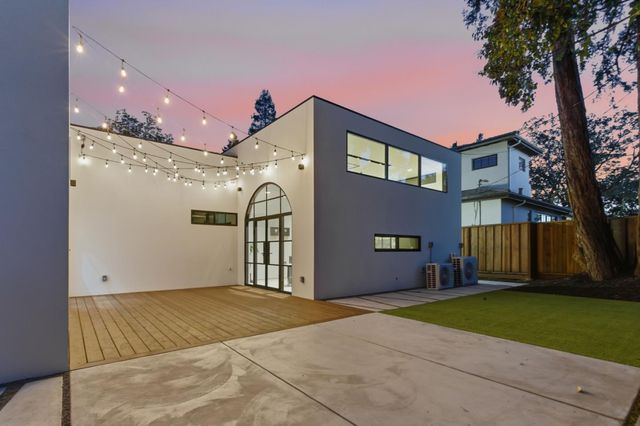 947 Colonial, Palo Alto, CA 94303