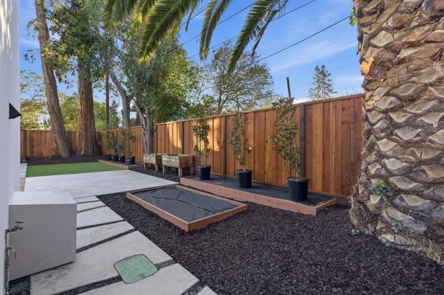 947 Colonial, Palo Alto, CA 94303