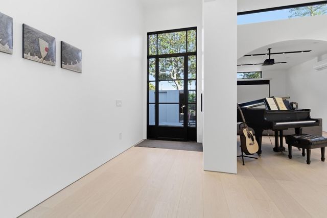 947 Colonial, Palo Alto, CA 94303