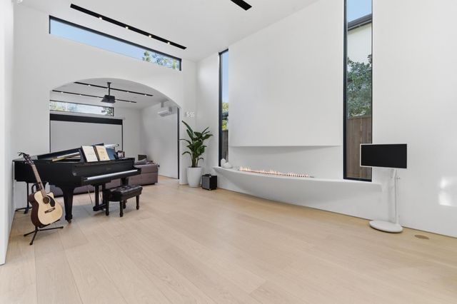 947 Colonial, Palo Alto, CA 94303