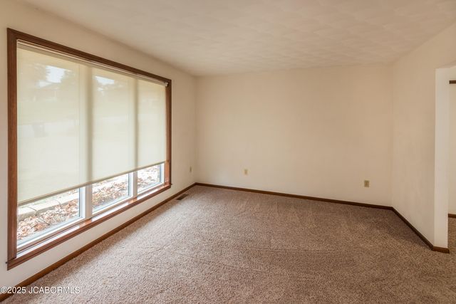 229 FREDRICKS LANE, Jefferson City, MO 65101