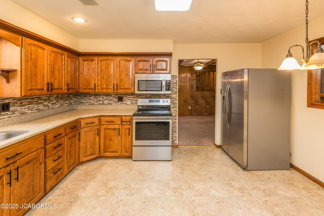 229 FREDRICKS LANE, Jefferson City, MO 65101