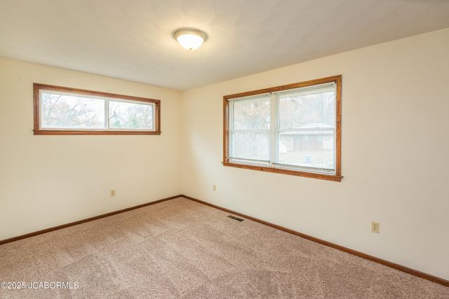 229 FREDRICKS LANE, Jefferson City, MO 65101