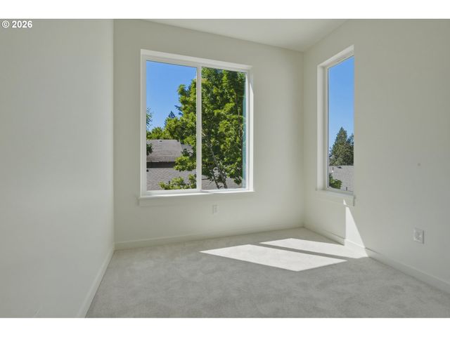 9411 N Macrum Ave, Portland, OR 97203