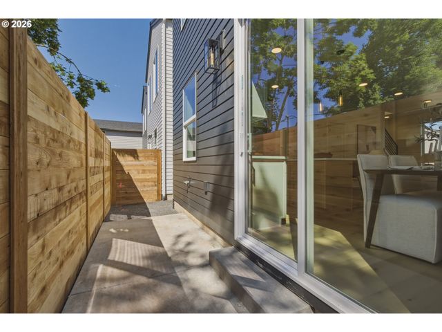 9411 N Macrum Ave, Portland, OR 97203