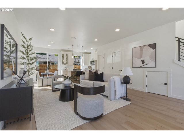9411 N Macrum Ave, Portland, OR 97203