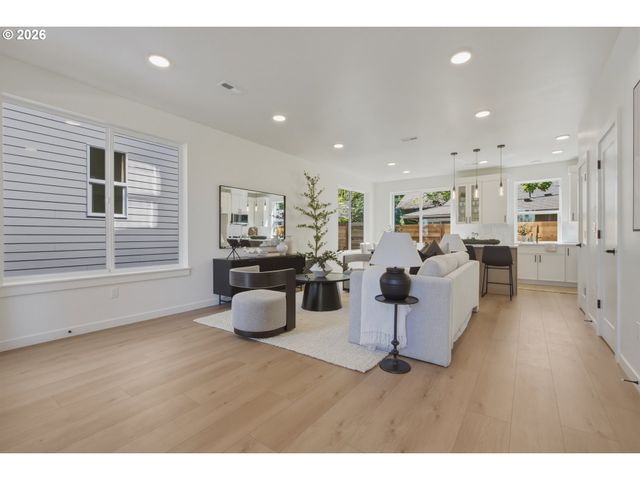 9411 N Macrum Ave, Portland, OR 97203