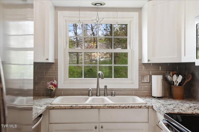 1415 Woodmont Drive, Greeneville, TN 37743