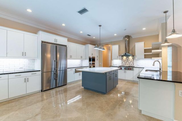 6914 STANHOPE PLACE, Bradenton, FL 34201