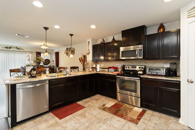 166 Granite Mist, Universal City, TX 78148