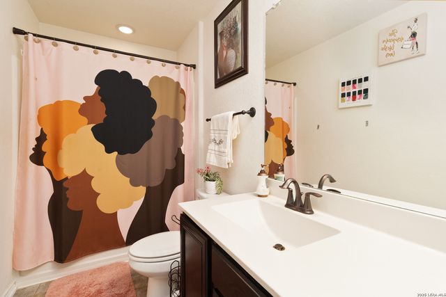 166 Granite Mist, Universal City, TX 78148