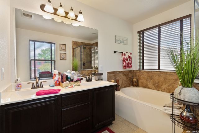 166 Granite Mist, Universal City, TX 78148