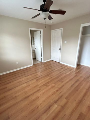 8806 Edenbridge Street, Spring, TX 77379