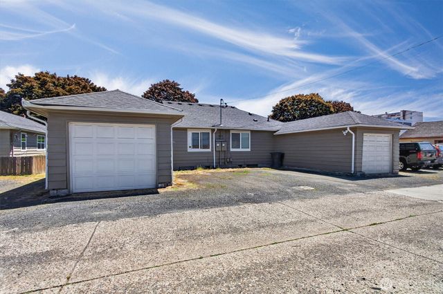 921 923 17th Avenue, Longview, WA 98632