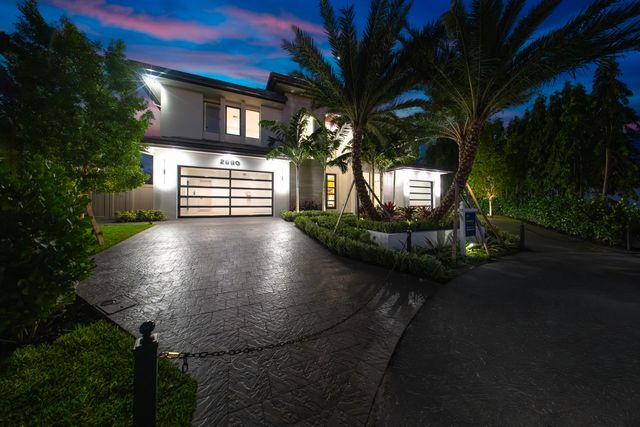 2880 NE 9th Street, Pompano Beach, FL 33062