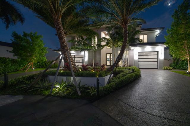 2880 NE 9th Street, Pompano Beach, FL 33062