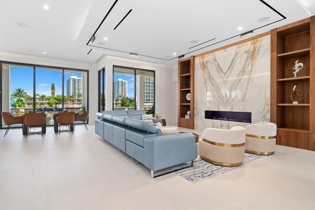 2880 NE 9th Street, Pompano Beach, FL 33062