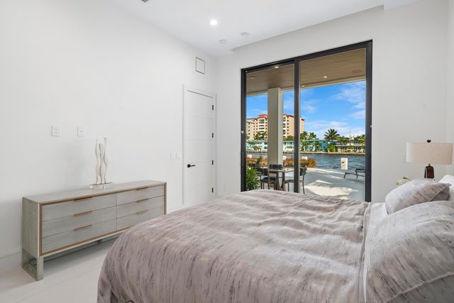 2880 NE 9th Street, Pompano Beach, FL 33062