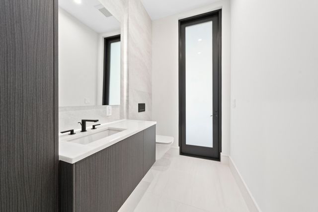 2880 NE 9th Street, Pompano Beach, FL 33062