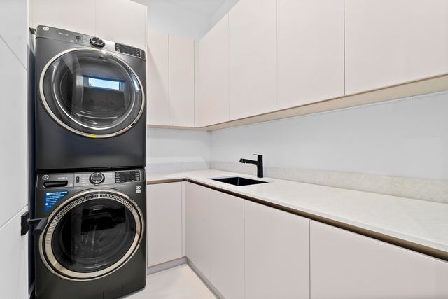 2880 NE 9th Street, Pompano Beach, FL 33062