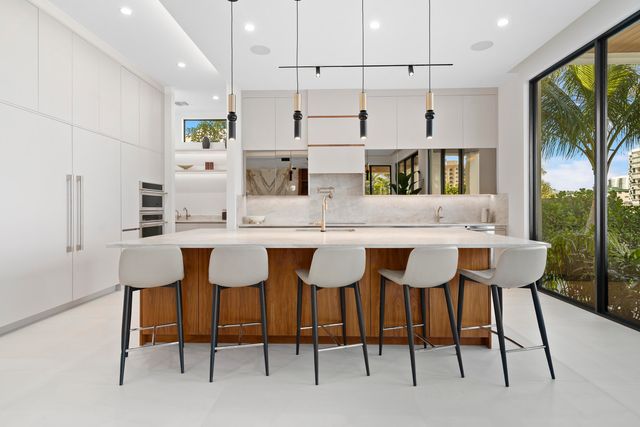 2880 NE 9th Street, Pompano Beach, FL 33062