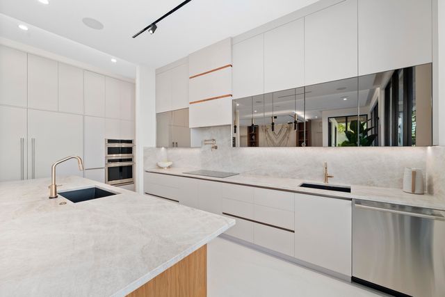 2880 NE 9th Street, Pompano Beach, FL 33062