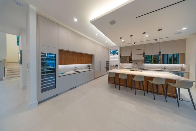 2880 NE 9th Street, Pompano Beach, FL 33062