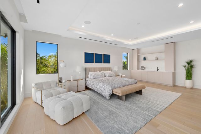 2880 NE 9th Street, Pompano Beach, FL 33062