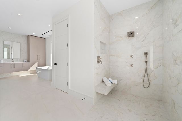 2880 NE 9th Street, Pompano Beach, FL 33062