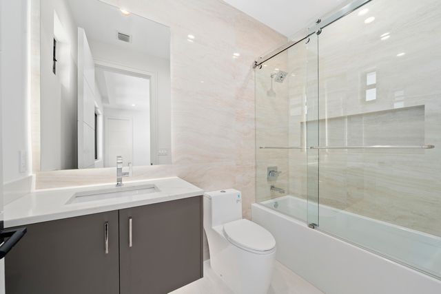 2880 NE 9th Street, Pompano Beach, FL 33062