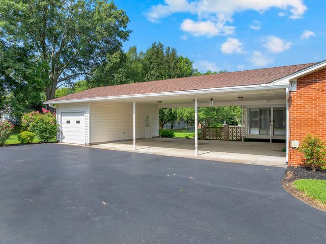 201 Cloverdale Rd, Shelbyville, TN 37160