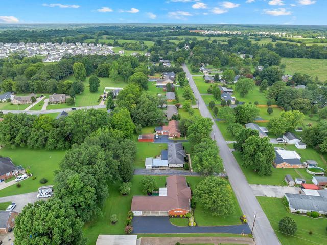 201 Cloverdale Rd, Shelbyville, TN 37160