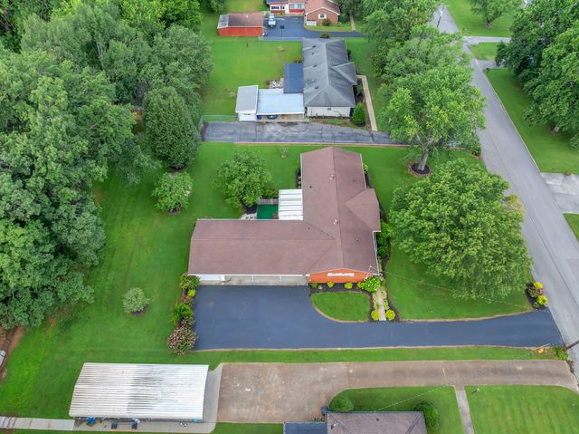 201 Cloverdale Rd, Shelbyville, TN 37160