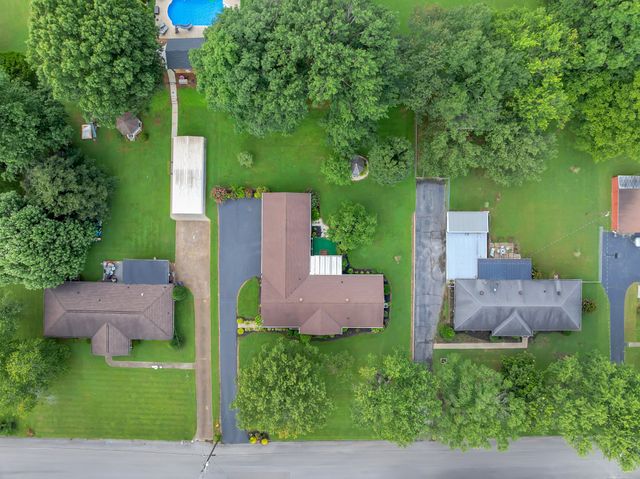 201 Cloverdale Rd, Shelbyville, TN 37160