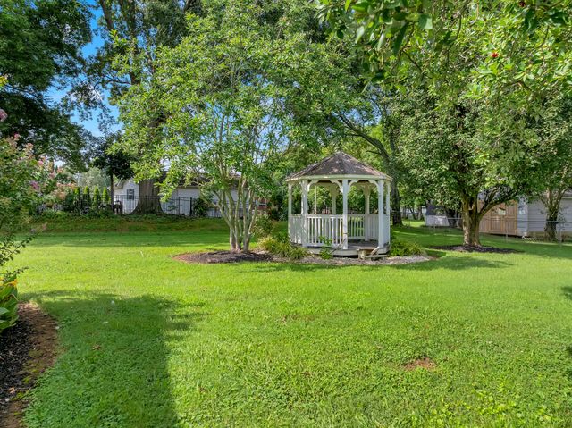 201 Cloverdale Rd, Shelbyville, TN 37160