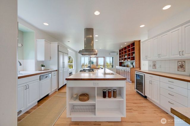 275404 Highway 101, Sequim, WA 98382