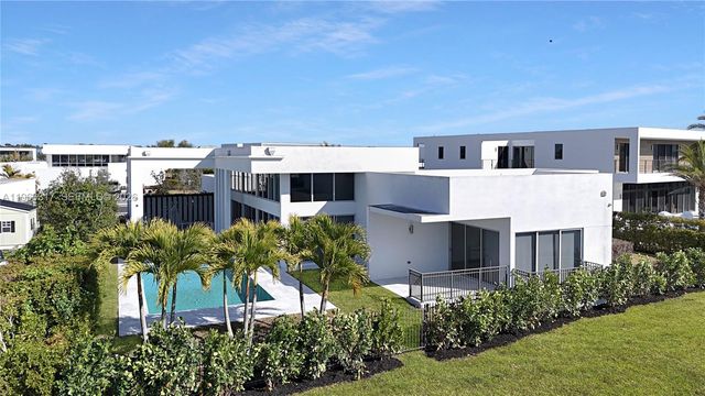 16582 S Botaniko Drive S, Weston, FL 33326