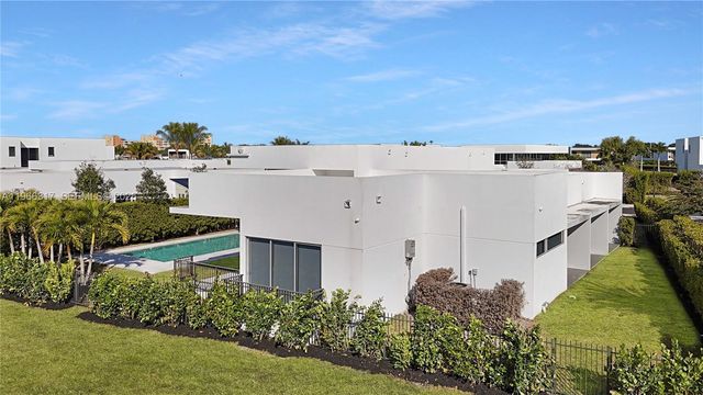 16582 S Botaniko Drive S, Weston, FL 33326