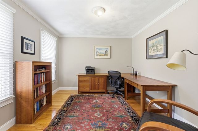 1 Selfridge Rd, Bedford, MA 01730