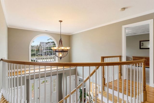 1 Selfridge Rd, Bedford, MA 01730