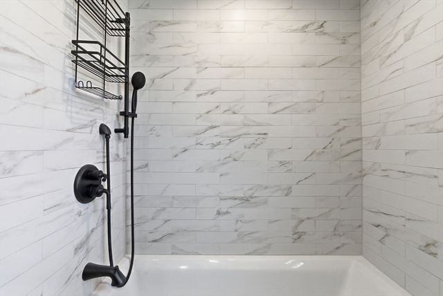 1 Selfridge Rd, Bedford, MA 01730