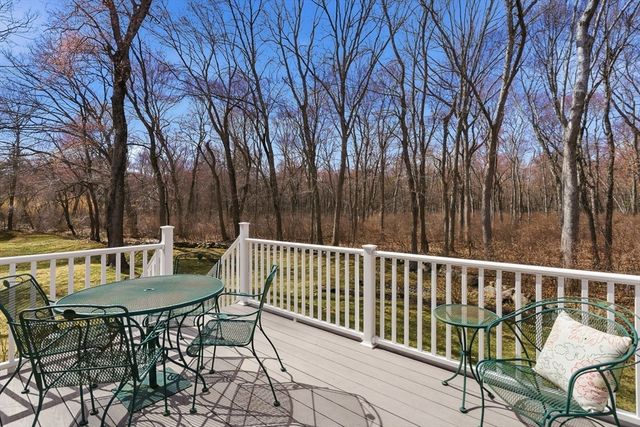 1 Selfridge Rd, Bedford, MA 01730